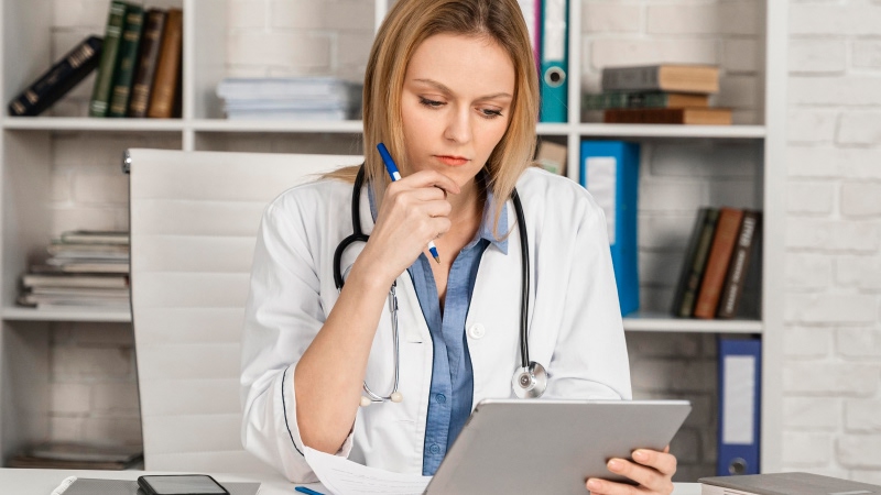 врач назначает препараты