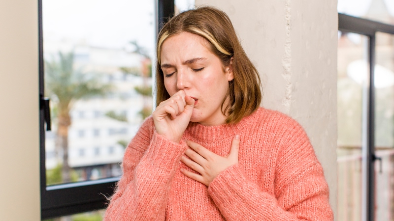 у девушки кашель